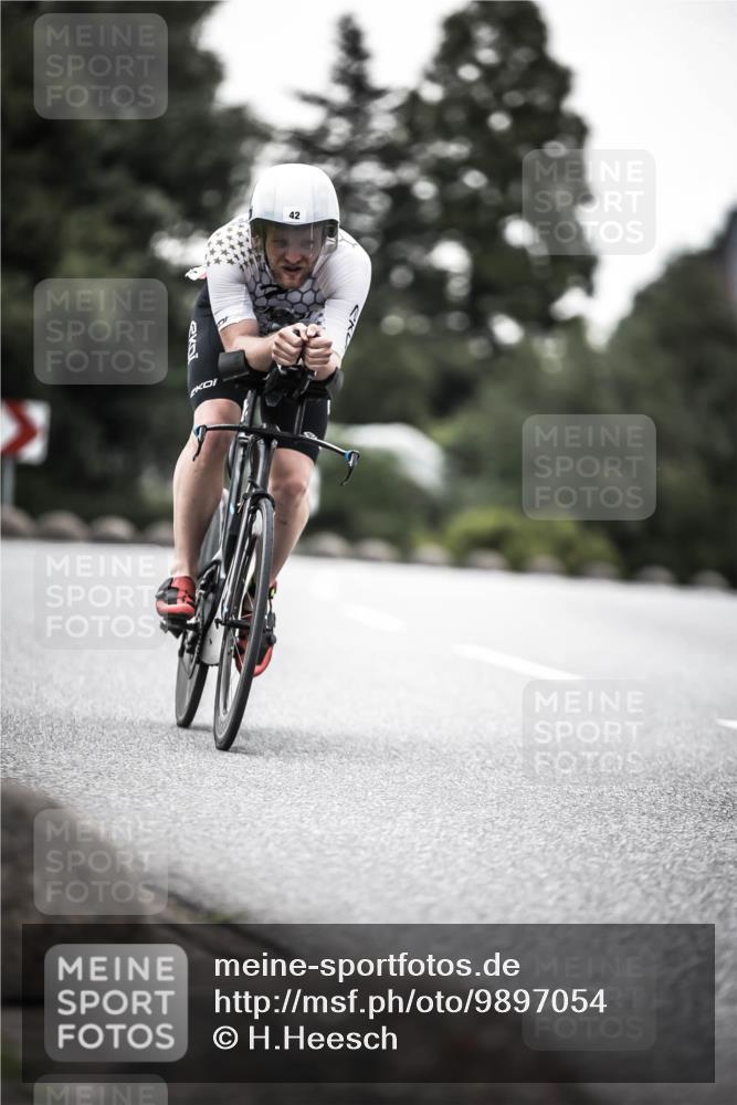 21.06.2026 - 29. Vierlanden-Triathlon H.Heesch http://msf.ph/oto/9897054 21.06.2026 09:59:36 Radfahren 34, 42, 155, 166, 173, 223, 255 meine-sportfotos.de