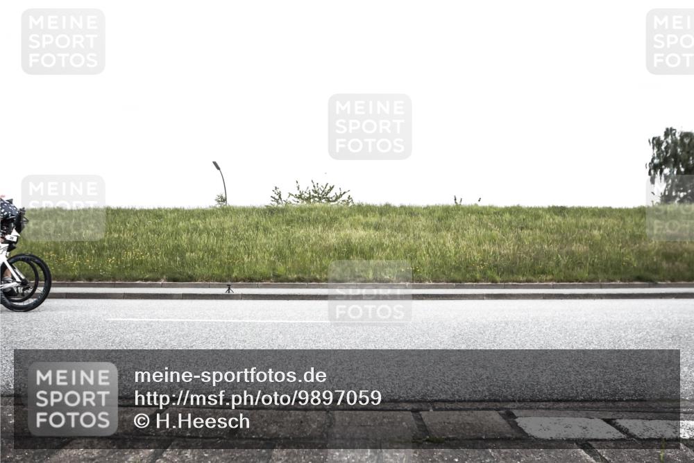 21.06.2026 - 29. Vierlanden-Triathlon H.Heesch http://msf.ph/oto/9897059 21.06.2026 10:16:46 Radfahren 32, 101, 114 meine-sportfotos.de