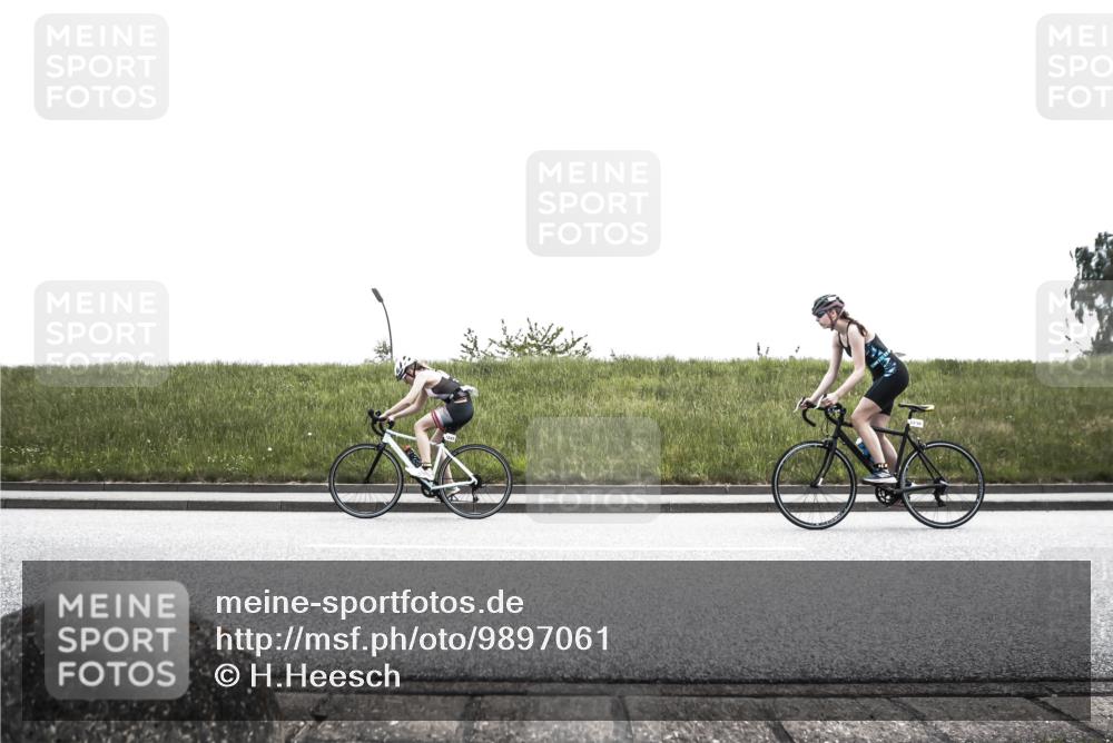 21.06.2026 - 29. Vierlanden-Triathlon H.Heesch http://msf.ph/oto/9897061 21.06.2026 14:57:50 Radfahren 1305 meine-sportfotos.de