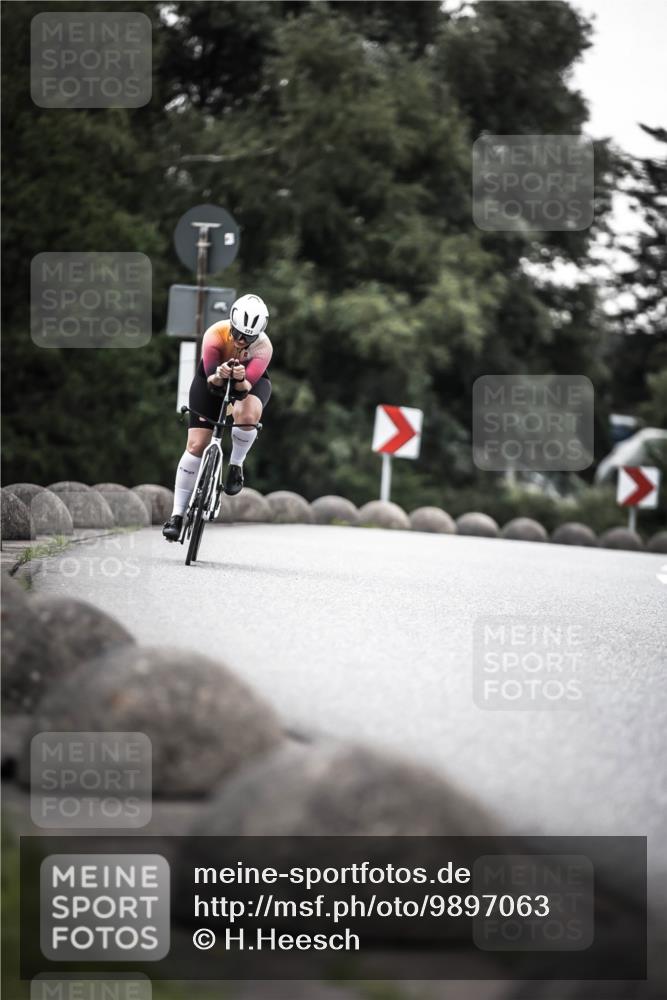 21.06.2026 - 29. Vierlanden-Triathlon H.Heesch http://msf.ph/oto/9897063 21.06.2026 09:59:37 Radfahren 34, 42, 155, 173, 223, 255 meine-sportfotos.de