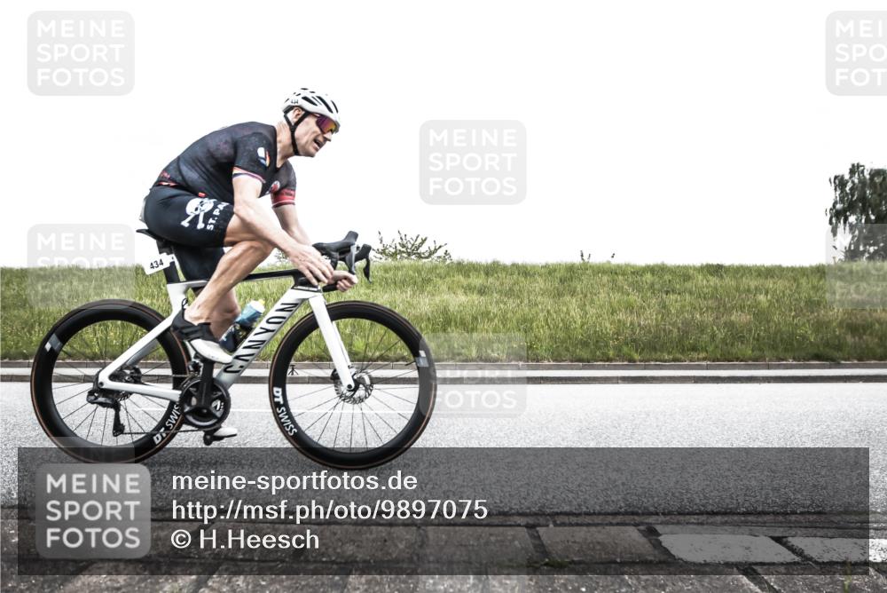 21.06.2026 - 29. Vierlanden-Triathlon H.Heesch http://msf.ph/oto/9897075 21.06.2026 10:17:07 Radfahren 270, 399, 434, 459 meine-sportfotos.de
