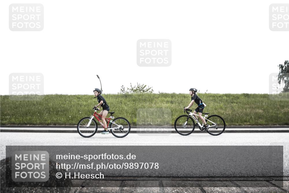 21.06.2026 - 29. Vierlanden-Triathlon H.Heesch http://msf.ph/oto/9897078 21.06.2026 15:00:05 Radfahren 1316 meine-sportfotos.de