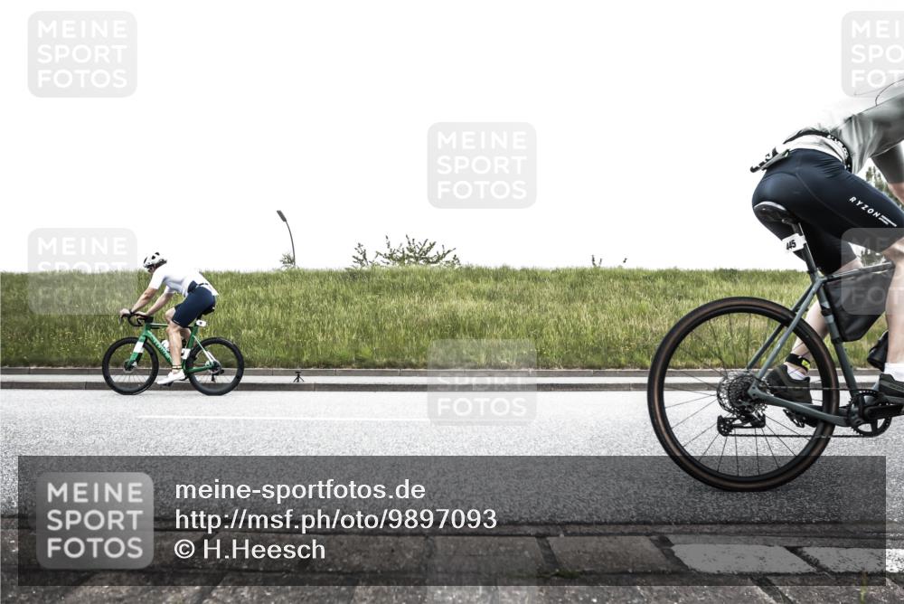 21.06.2026 - 29. Vierlanden-Triathlon H.Heesch http://msf.ph/oto/9897093 21.06.2026 10:17:34 Radfahren 58, 77, 107, 116, 210, 211, 419, 445, 452 meine-sportfotos.de