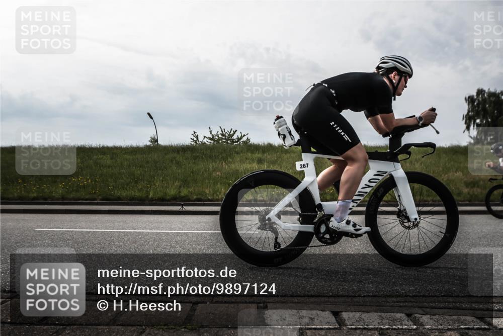 21.06.2026 - 29. Vierlanden-Triathlon H.Heesch http://msf.ph/oto/9897124 21.06.2026 09:19:57 Radfahren 32, 112, 267, 298 meine-sportfotos.de