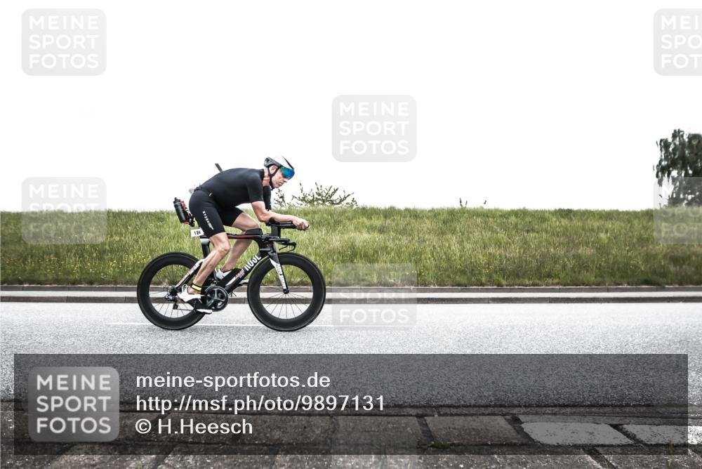 21.06.2026 - 29. Vierlanden-Triathlon H.Heesch http://msf.ph/oto/9897131 21.06.2026 10:18:18 Radfahren 105, 124, 279 meine-sportfotos.de