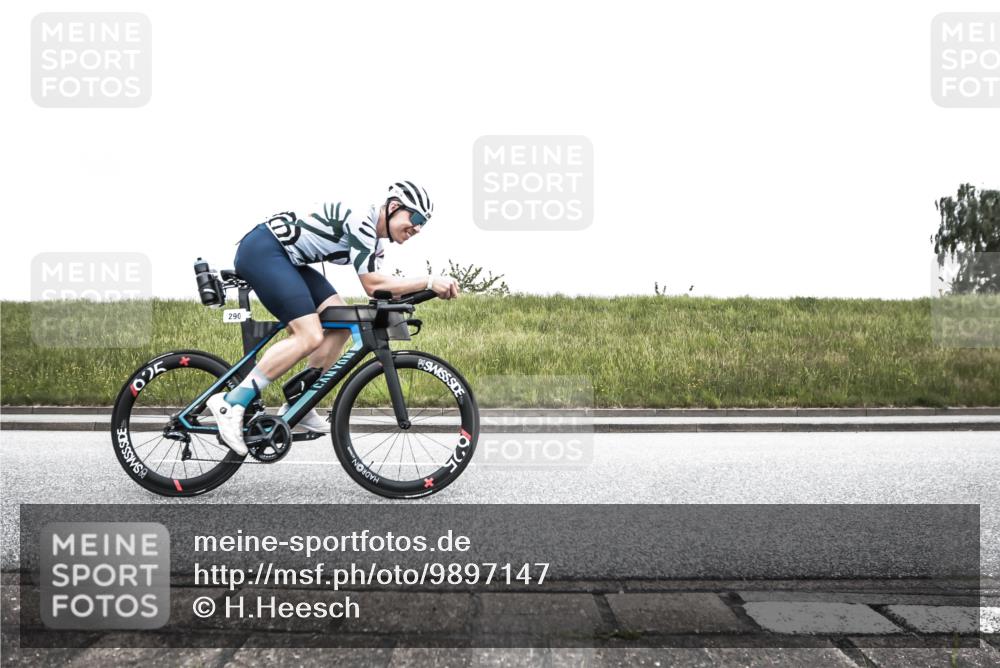 21.06.2026 - 29. Vierlanden-Triathlon H.Heesch http://msf.ph/oto/9897147 21.06.2026 10:18:47 Radfahren 148, 290 meine-sportfotos.de