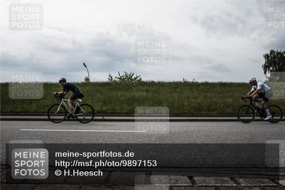 21.06.2026 - 29. Vierlanden-Triathlon H.Heesch http://msf.ph/oto/9897153 21.06.2026 09:21:03 Radfahren 7, 38, 57, 67, 82, 109, 142 meine-sportfotos.de