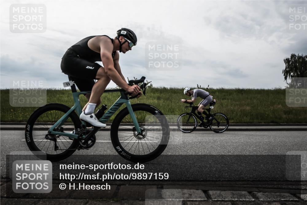 21.06.2026 - 29. Vierlanden-Triathlon H.Heesch http://msf.ph/oto/9897159 21.06.2026 09:21:10 Radfahren 7, 13, 88, 109, 257 meine-sportfotos.de