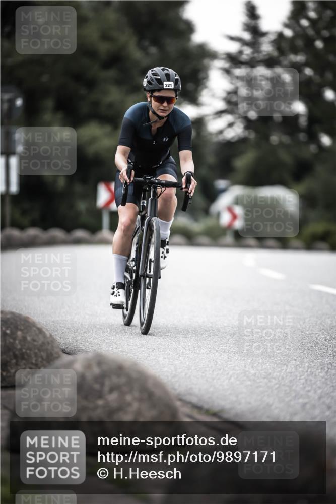 21.06.2026 - 29. Vierlanden-Triathlon H.Heesch http://msf.ph/oto/9897171 21.06.2026 09:59:52 Radfahren 84, 131, 221 meine-sportfotos.de