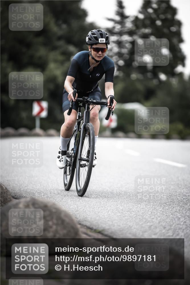 21.06.2026 - 29. Vierlanden-Triathlon H.Heesch http://msf.ph/oto/9897181 21.06.2026 09:59:53 Radfahren 84, 131, 169, 221 meine-sportfotos.de