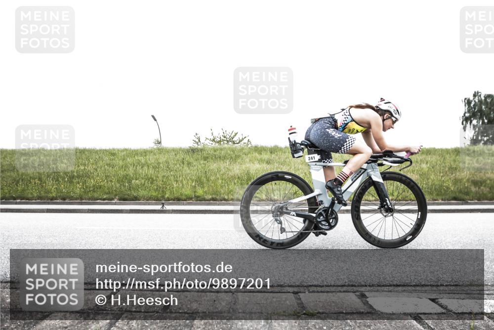 21.06.2026 - 29. Vierlanden-Triathlon H.Heesch http://msf.ph/oto/9897201 21.06.2026 10:23:03 Radfahren 193, 226, 241, 256, 299, 302, 404, 564, 614 meine-sportfotos.de