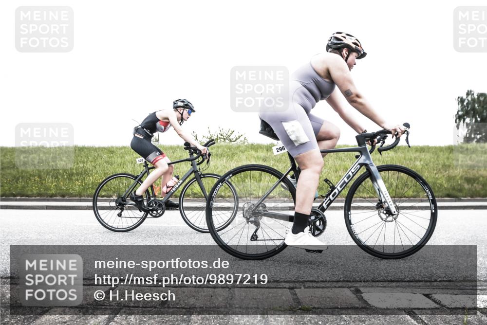 21.06.2026 - 29. Vierlanden-Triathlon H.Heesch http://msf.ph/oto/9897219 21.06.2026 10:23:14 Radfahren 287, 296, 299, 526, 564 meine-sportfotos.de