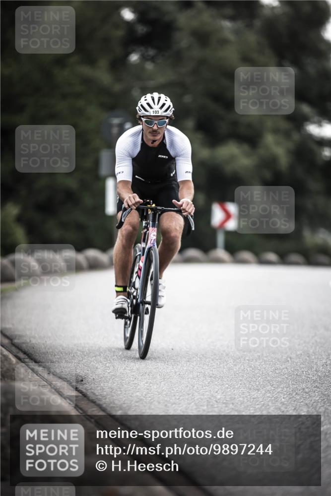 21.06.2026 - 29. Vierlanden-Triathlon H.Heesch http://msf.ph/oto/9897244 21.06.2026 09:27:23 Radfahren 56, 69, 86, 103, 130, 139, 157 meine-sportfotos.de