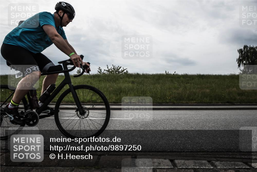 21.06.2026 - 29. Vierlanden-Triathlon H.Heesch http://msf.ph/oto/9897250 21.06.2026 09:22:52 Radfahren 29, 148, 271, 292 meine-sportfotos.de