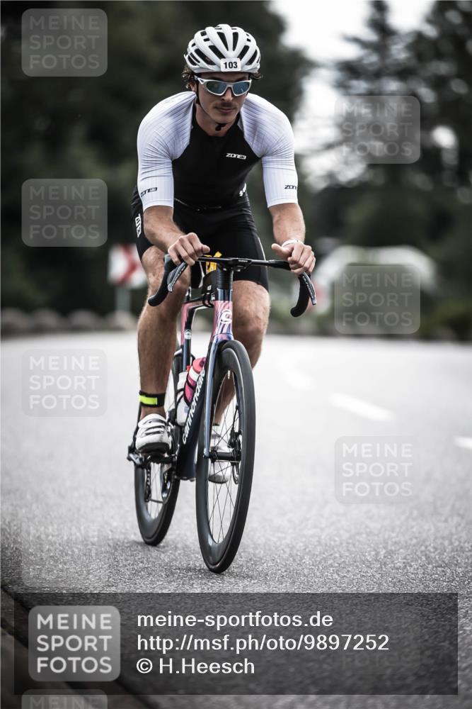 21.06.2026 - 29. Vierlanden-Triathlon H.Heesch http://msf.ph/oto/9897252 21.06.2026 09:27:24 Radfahren 56, 69, 86, 103, 130, 157 meine-sportfotos.de