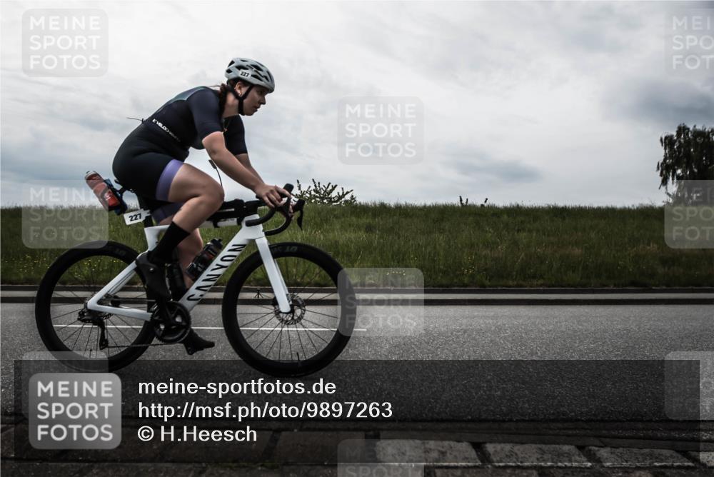 21.06.2026 - 29. Vierlanden-Triathlon H.Heesch http://msf.ph/oto/9897263 21.06.2026 09:23:03 Radfahren 148, 227 meine-sportfotos.de
