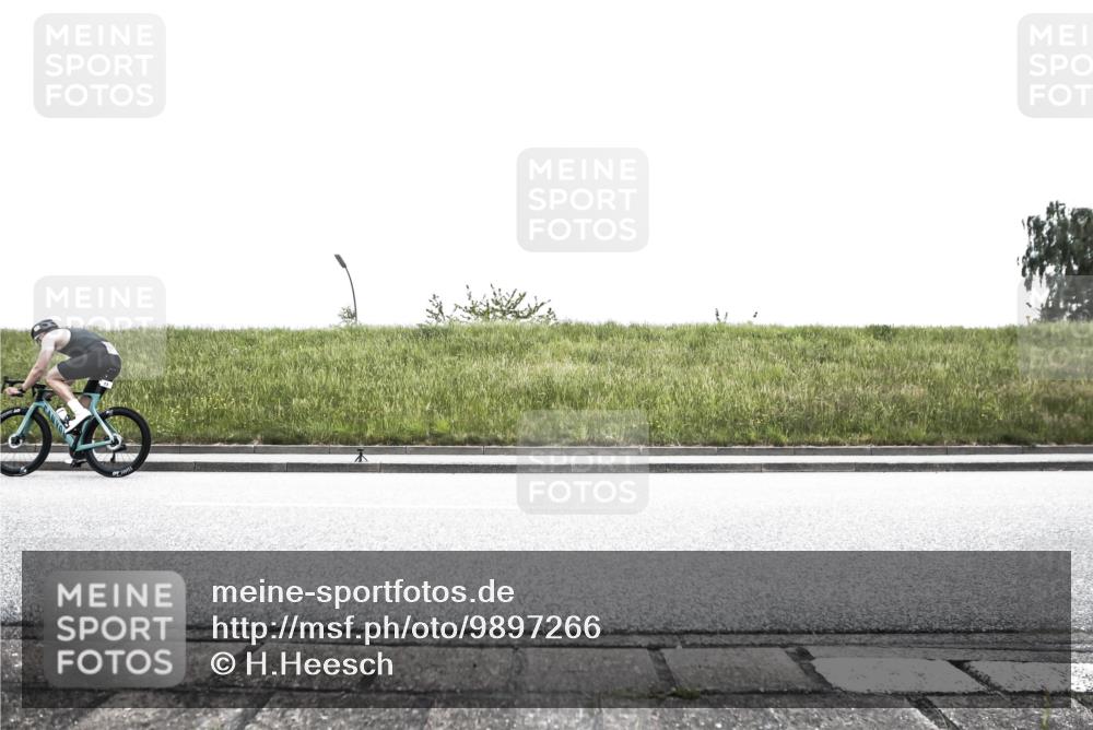 21.06.2026 - 29. Vierlanden-Triathlon H.Heesch http://msf.ph/oto/9897266 21.06.2026 10:23:48 Radfahren 12, 13, 62, 202, 239, 288, 375, 402, 621 meine-sportfotos.de