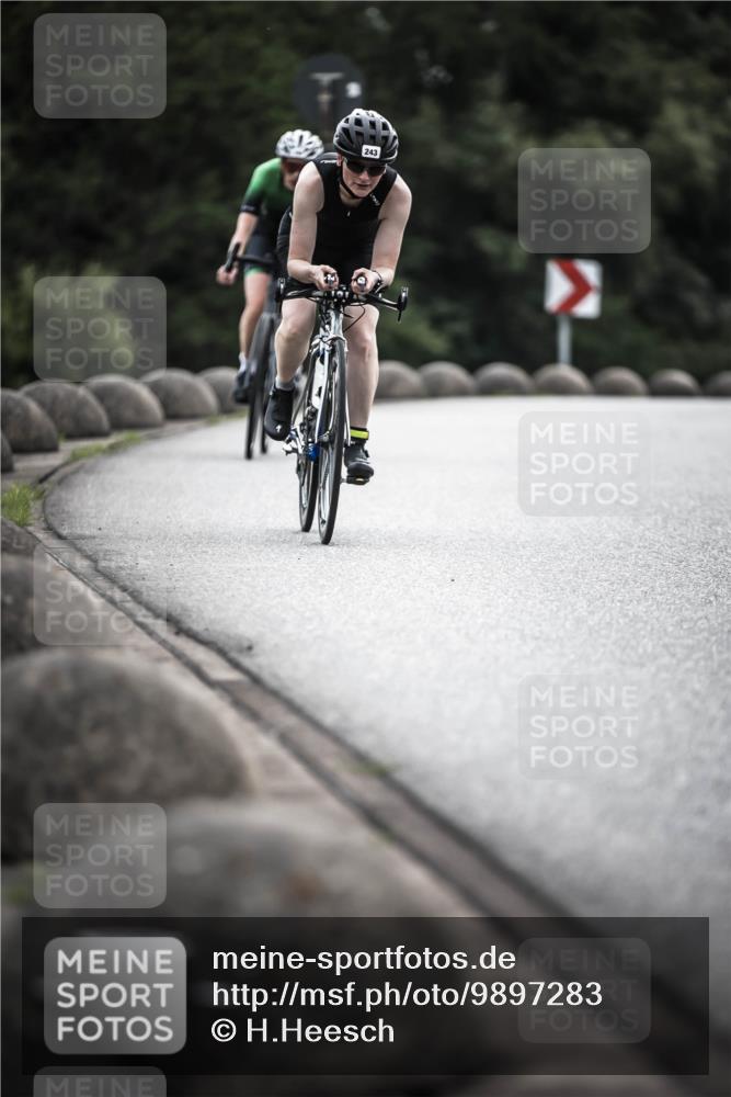 21.06.2026 - 29. Vierlanden-Triathlon H.Heesch http://msf.ph/oto/9897283 21.06.2026 09:27:42 Radfahren 135, 243, 259 meine-sportfotos.de