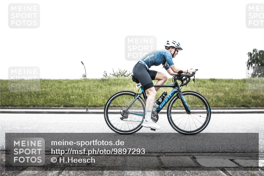 21.06.2026 - 29. Vierlanden-Triathlon H.Heesch http://msf.ph/oto/9897293 21.06.2026 10:23:57 Radfahren 200, 288, 293, 584 meine-sportfotos.de