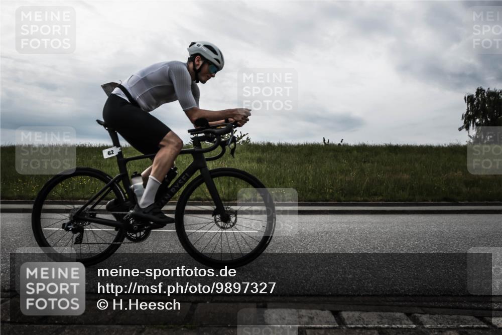 21.06.2026 - 29. Vierlanden-Triathlon H.Heesch http://msf.ph/oto/9897327 21.06.2026 09:24:09 Radfahren 62, 145, 184 meine-sportfotos.de