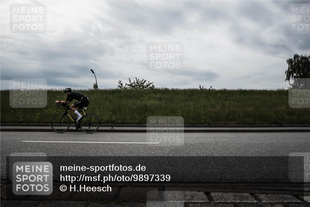 21.06.2026 - 29. Vierlanden-Triathlon H.Heesch http://msf.ph/oto/9897339 21.06.2026 09:24:49 Radfahren 39, 44, 61, 96 meine-sportfotos.de