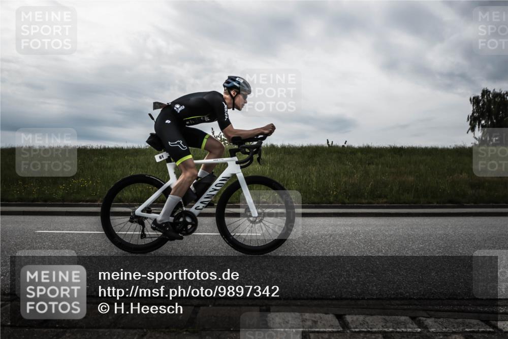21.06.2026 - 29. Vierlanden-Triathlon H.Heesch http://msf.ph/oto/9897342 21.06.2026 09:24:55 Radfahren 39, 44, 61, 199 meine-sportfotos.de