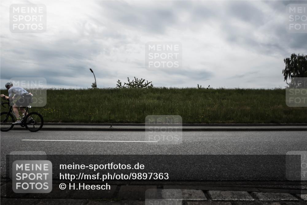 21.06.2026 - 29. Vierlanden-Triathlon H.Heesch http://msf.ph/oto/9897363 21.06.2026 09:25:11 Radfahren 25, 68, 255 meine-sportfotos.de
