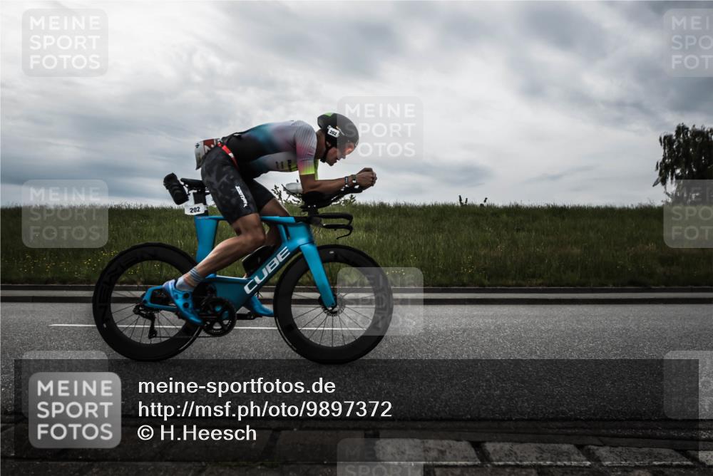 21.06.2026 - 29. Vierlanden-Triathlon H.Heesch http://msf.ph/oto/9897372 21.06.2026 09:25:20 Radfahren 40, 202 meine-sportfotos.de