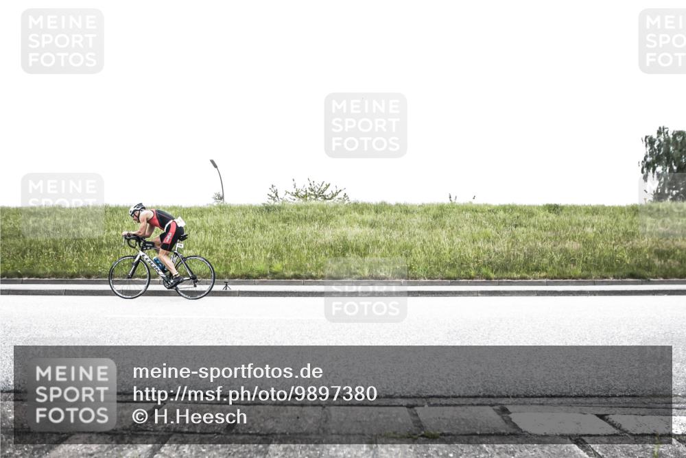 21.06.2026 - 29. Vierlanden-Triathlon H.Heesch http://msf.ph/oto/9897380 21.06.2026 10:24:56 Radfahren 33, 178, 253 meine-sportfotos.de
