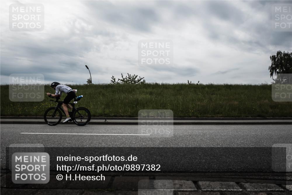 21.06.2026 - 29. Vierlanden-Triathlon H.Heesch http://msf.ph/oto/9897382 21.06.2026 09:25:38 Radfahren 42, 153, 187 meine-sportfotos.de