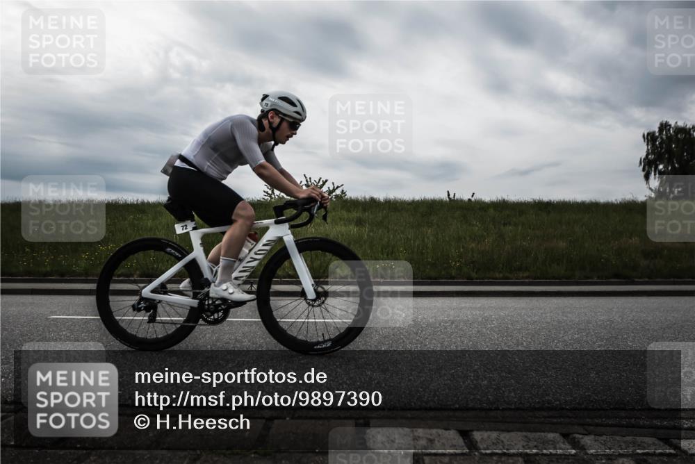 21.06.2026 - 29. Vierlanden-Triathlon H.Heesch http://msf.ph/oto/9897390 21.06.2026 09:25:56 Radfahren 72, 294 meine-sportfotos.de