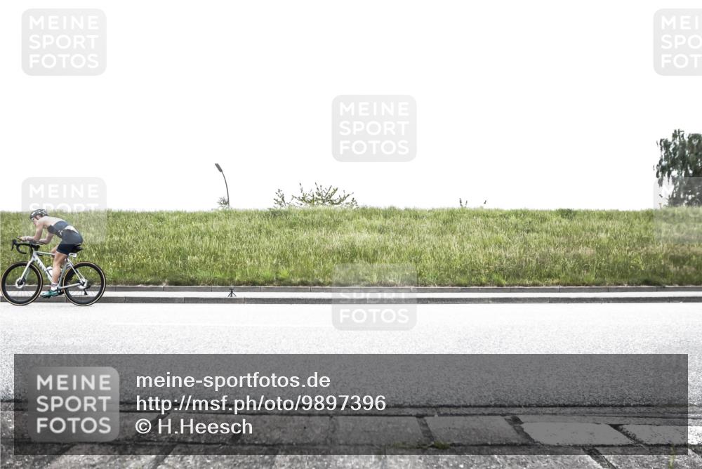 21.06.2026 - 29. Vierlanden-Triathlon H.Heesch http://msf.ph/oto/9897396 21.06.2026 10:25:07 Radfahren 42, 210, 253, 480, 577 meine-sportfotos.de
