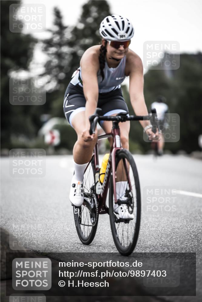 21.06.2026 - 29. Vierlanden-Triathlon H.Heesch http://msf.ph/oto/9897403 21.06.2026 10:02:11 Radfahren 55, 78, 265, 273, 280, 301 meine-sportfotos.de