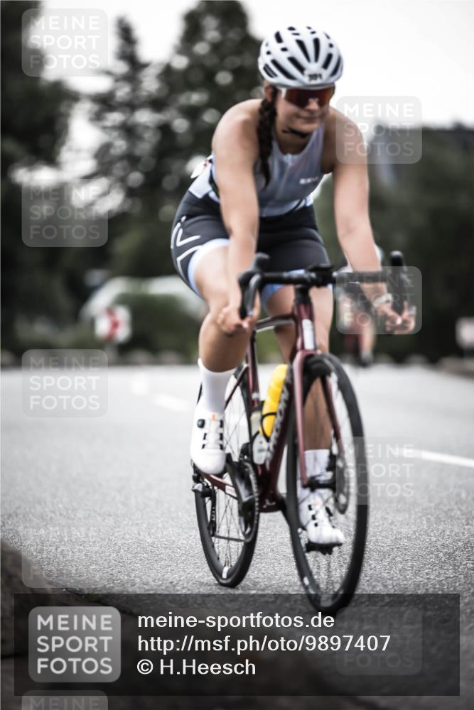 21.06.2026 - 29. Vierlanden-Triathlon H.Heesch http://msf.ph/oto/9897407 21.06.2026 10:02:11 Radfahren 55, 78, 265, 273, 280, 301 meine-sportfotos.de