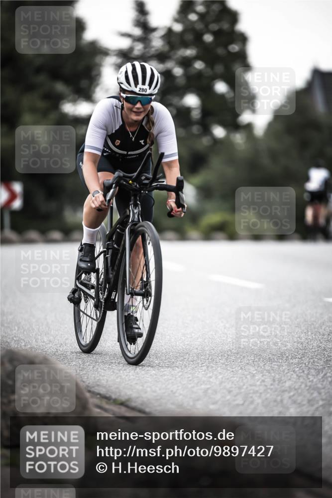 21.06.2026 - 29. Vierlanden-Triathlon H.Heesch http://msf.ph/oto/9897427 21.06.2026 10:02:12 Radfahren 55, 78, 265, 273, 280, 301 meine-sportfotos.de