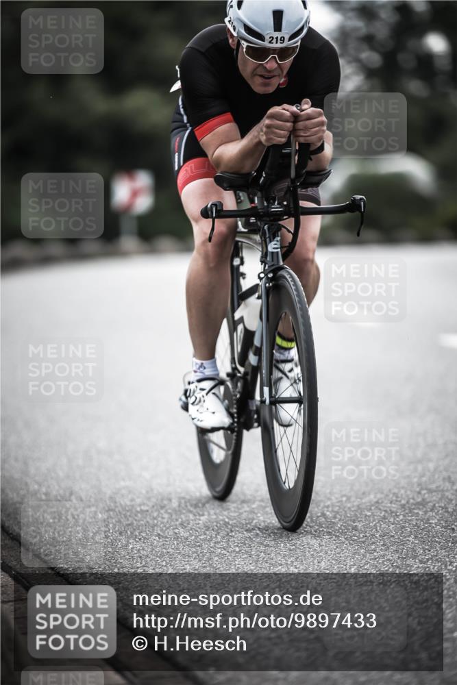 21.06.2026 - 29. Vierlanden-Triathlon H.Heesch http://msf.ph/oto/9897433 21.06.2026 09:27:58 Radfahren 83, 99, 219 meine-sportfotos.de