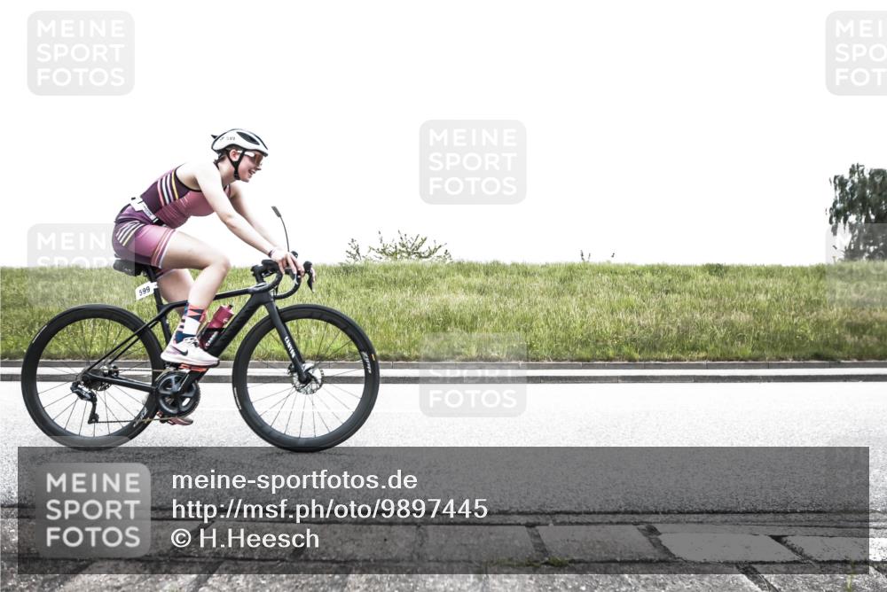 21.06.2026 - 29. Vierlanden-Triathlon H.Heesch http://msf.ph/oto/9897445 21.06.2026 10:25:38 Radfahren 41, 211, 369, 599 meine-sportfotos.de