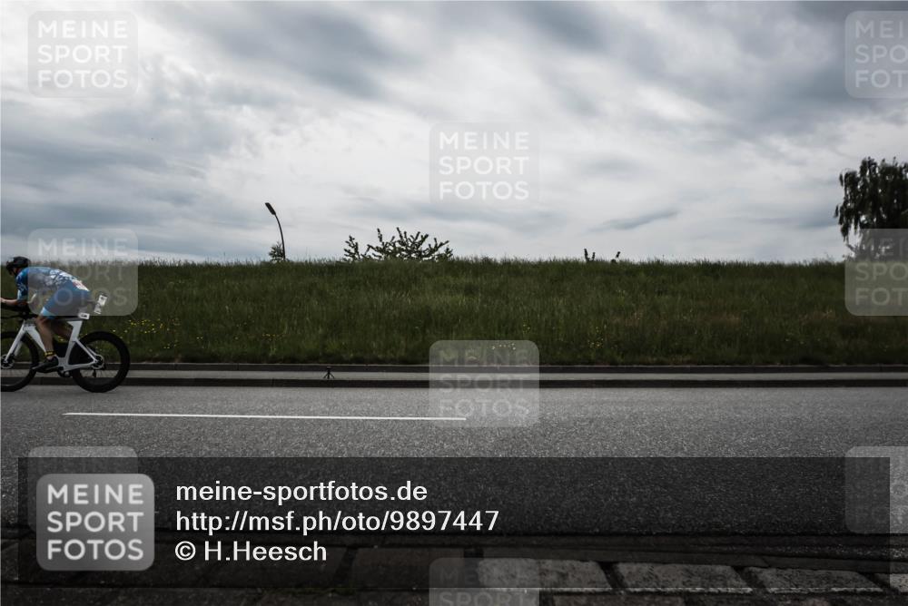 21.06.2026 - 29. Vierlanden-Triathlon H.Heesch http://msf.ph/oto/9897447 21.06.2026 09:27:26 Radfahren 56, 69, 86, 103, 130, 139, 157 meine-sportfotos.de