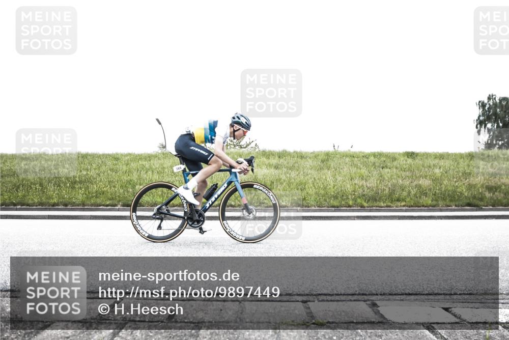 21.06.2026 - 29. Vierlanden-Triathlon H.Heesch http://msf.ph/oto/9897449 21.06.2026 10:25:41 Radfahren 6, 41, 63, 211, 369, 599 meine-sportfotos.de