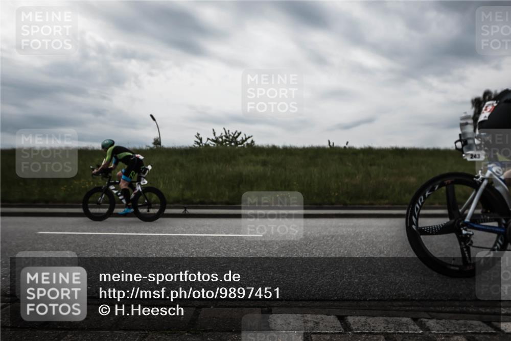 21.06.2026 - 29. Vierlanden-Triathlon H.Heesch http://msf.ph/oto/9897451 21.06.2026 09:27:44 Radfahren 135, 180, 243, 259 meine-sportfotos.de