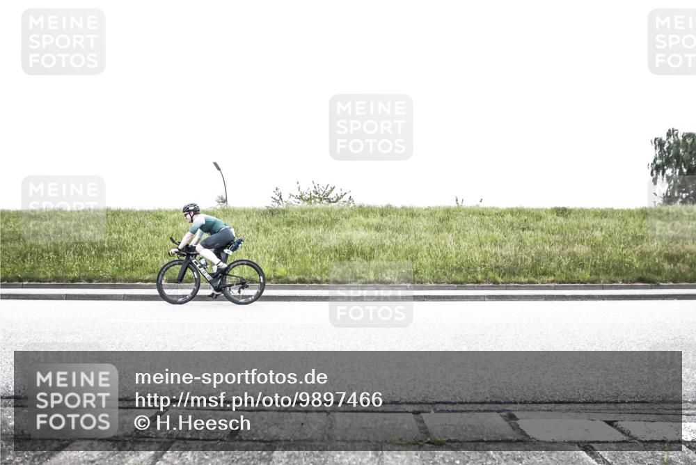 21.06.2026 - 29. Vierlanden-Triathlon H.Heesch http://msf.ph/oto/9897466 21.06.2026 10:25:52 Radfahren 63, 114, 380, 382 meine-sportfotos.de