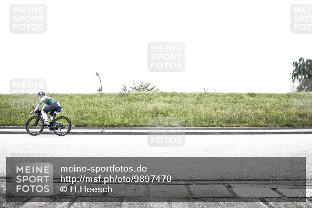 21.06.2026 - 29. Vierlanden-Triathlon H.Heesch http://msf.ph/oto/9897470 21.06.2026 10:25:53 Radfahren 63, 114, 380, 382 meine-sportfotos.de