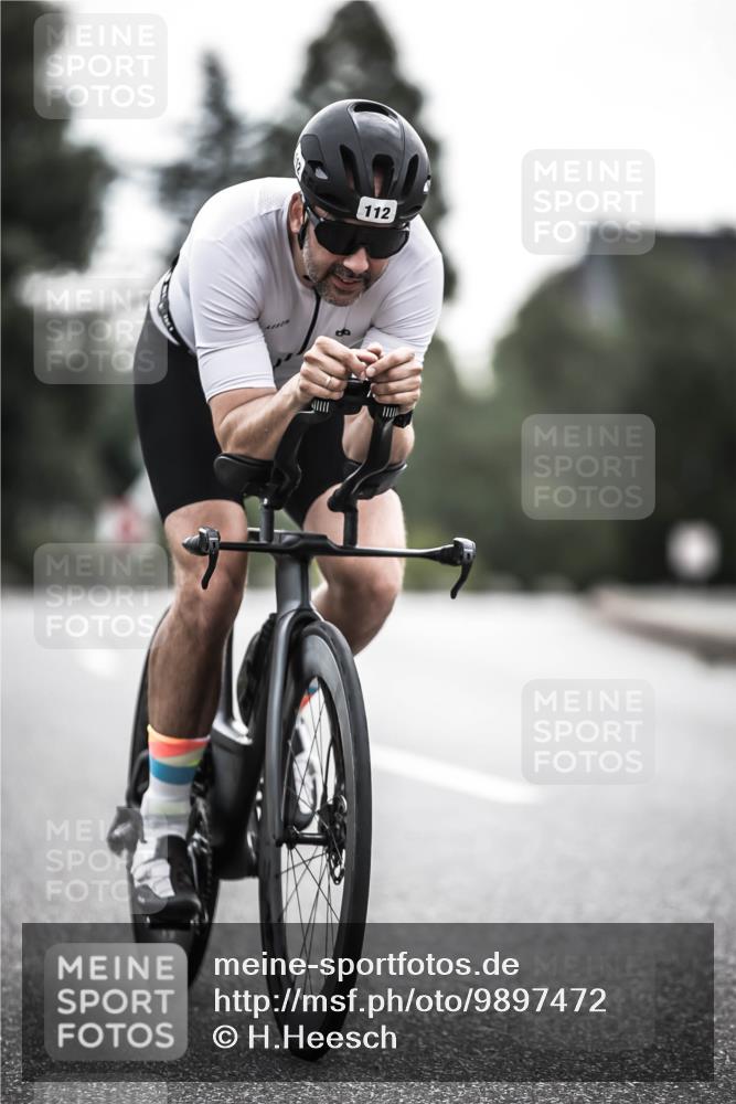 21.06.2026 - 29. Vierlanden-Triathlon H.Heesch http://msf.ph/oto/9897472 21.06.2026 09:28:07 Radfahren 112, 122 meine-sportfotos.de