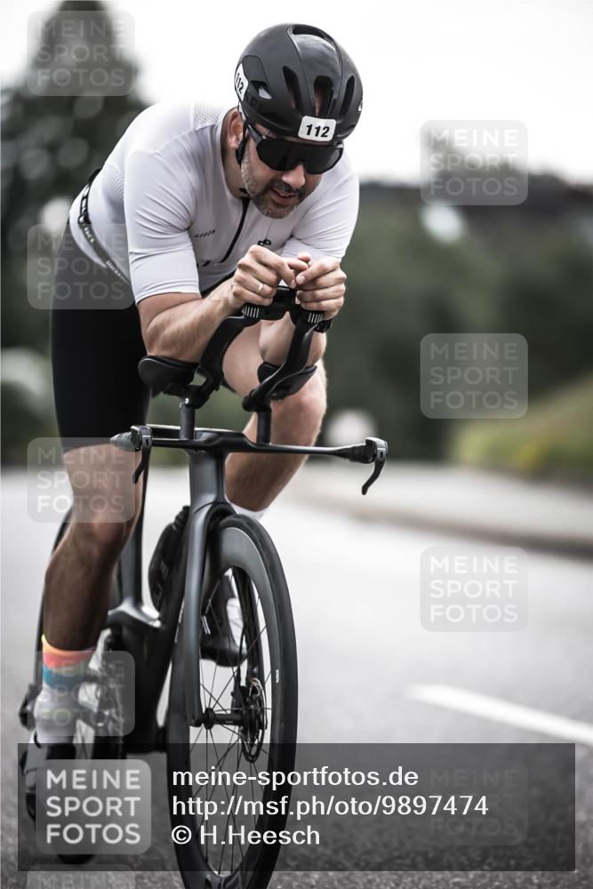 21.06.2026 - 29. Vierlanden-Triathlon H.Heesch http://msf.ph/oto/9897474 21.06.2026 09:28:07 Radfahren 112, 122 meine-sportfotos.de