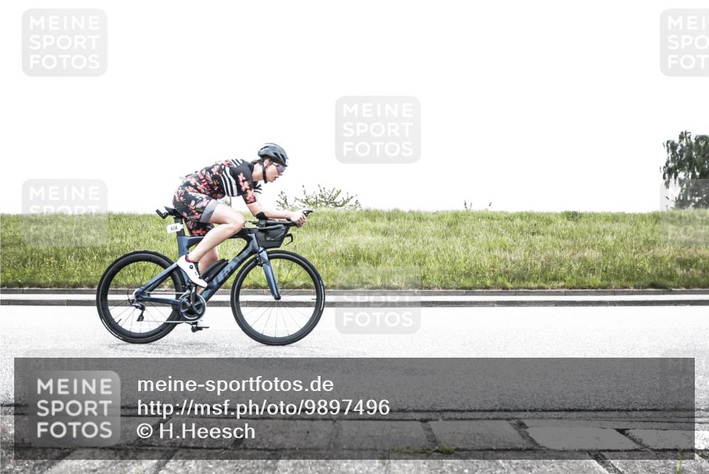 21.06.2026 - 29. Vierlanden-Triathlon H.Heesch http://msf.ph/oto/9897496 21.06.2026 10:26:04 Radfahren 8, 136, 291, 311, 382, 383, 384, 415, 530, 536, 587, 591, 604, 1355 meine-sportfotos.de