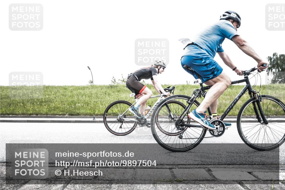 21.06.2026 - 29. Vierlanden-Triathlon H.Heesch http://msf.ph/oto/9897504 21.06.2026 10:26:05 Radfahren 8, 136, 291, 311, 383, 384, 415, 530, 536, 587, 591, 604, 613, 1355 meine-sportfotos.de