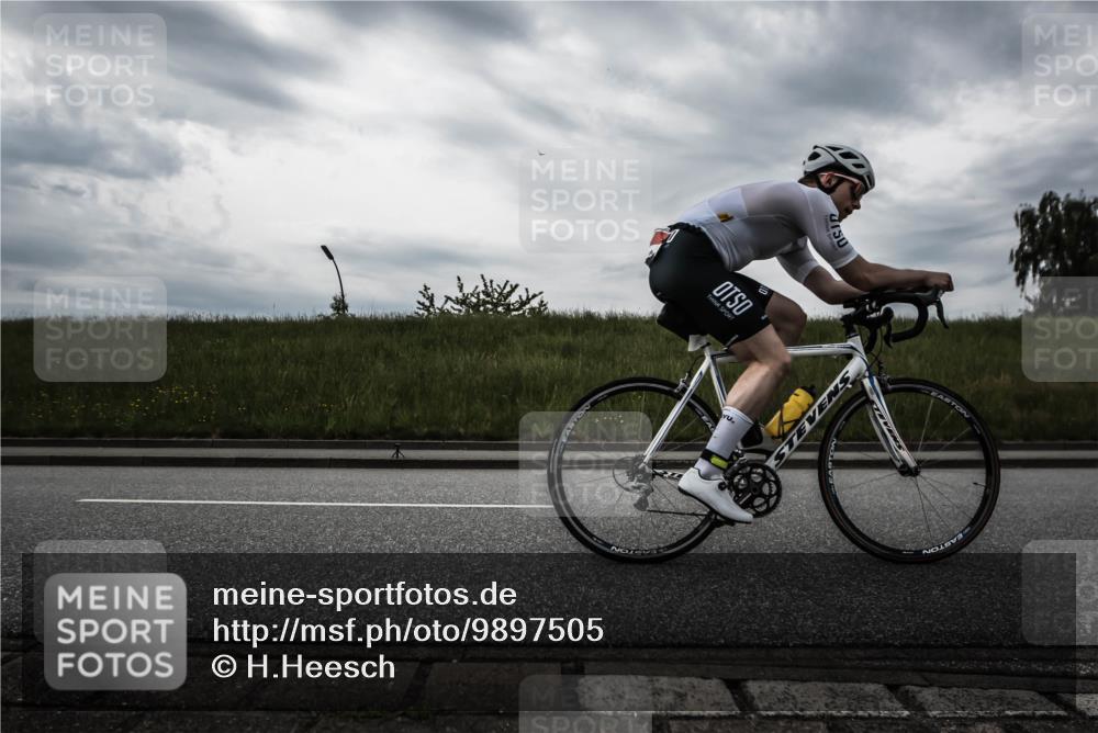 21.06.2026 - 29. Vierlanden-Triathlon H.Heesch http://msf.ph/oto/9897505 21.06.2026 09:29:59 Radfahren 7, 38, 59, 67, 82, 88, 100, 109, 163, 276 meine-sportfotos.de