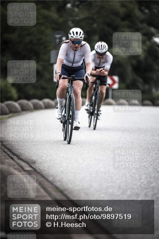 21.06.2026 - 29. Vierlanden-Triathlon H.Heesch http://msf.ph/oto/9897519 21.06.2026 09:28:21 Radfahren 4, 151, 154, 277 meine-sportfotos.de
