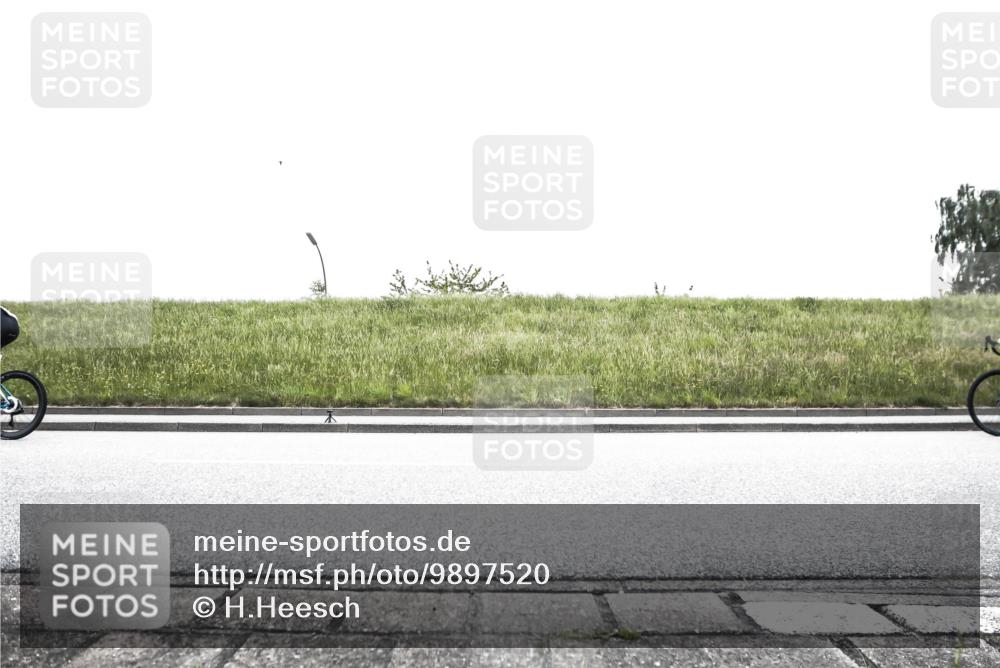 21.06.2026 - 29. Vierlanden-Triathlon H.Heesch http://msf.ph/oto/9897520 21.06.2026 10:26:14 Radfahren 291, 311, 530, 613 meine-sportfotos.de