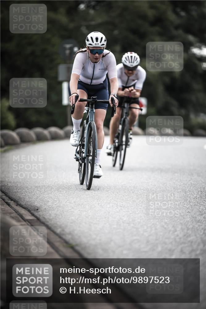 21.06.2026 - 29. Vierlanden-Triathlon H.Heesch http://msf.ph/oto/9897523 21.06.2026 09:28:21 Radfahren 4, 151, 154, 277 meine-sportfotos.de